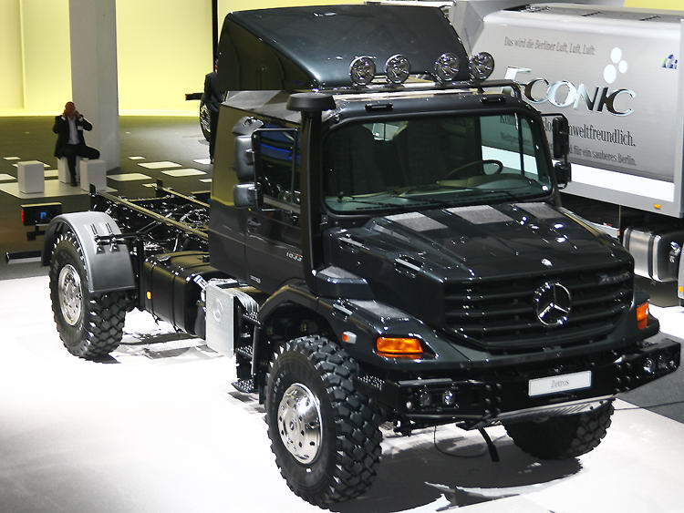  AUTOS - LKW - Mercedes - Zetros Vorstellung auf der IAA 2008