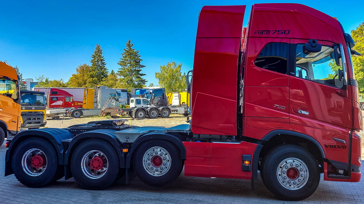  AUTOS - LKW - Volvo - FH5 750 PS 4achsig von East Cork  Crane Hire Ltd.