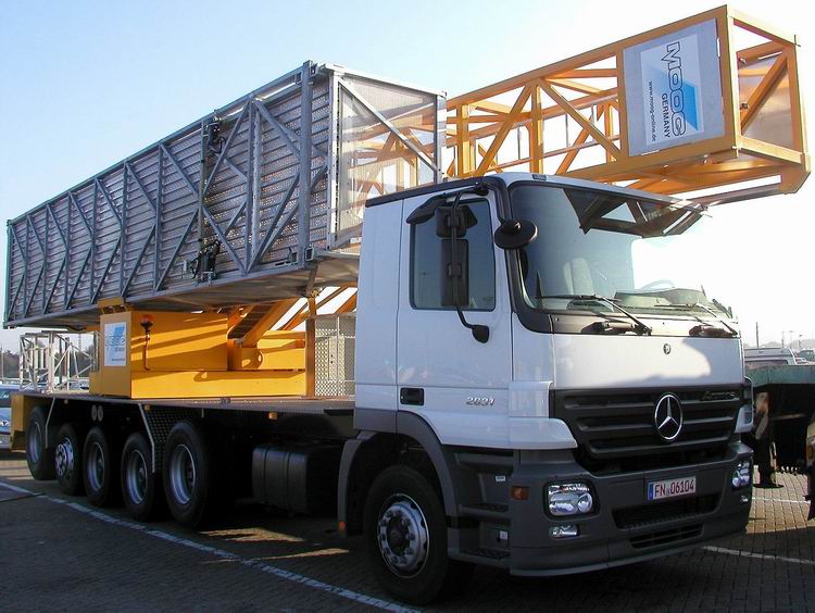  AUTOS - LKW - Mercedes - Actros Brücken-Inspektionsfahrzeug  von Moog