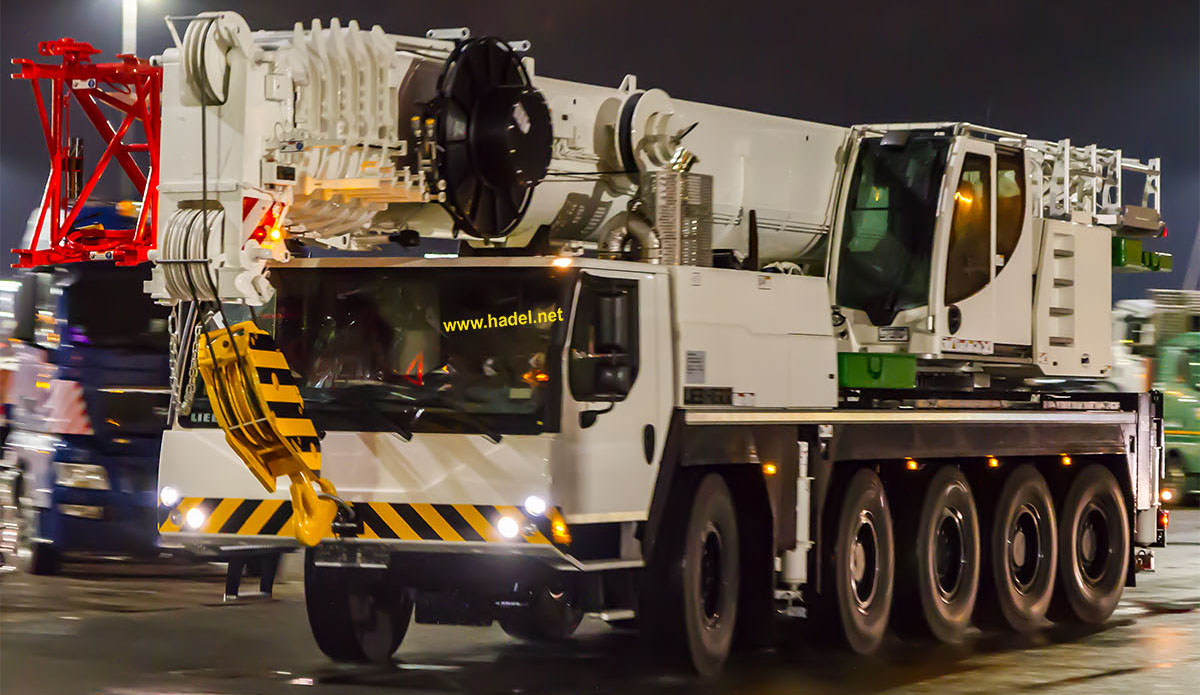 Liebherr LTM 1120 NZ / SN: 092 943 on the way to Japan