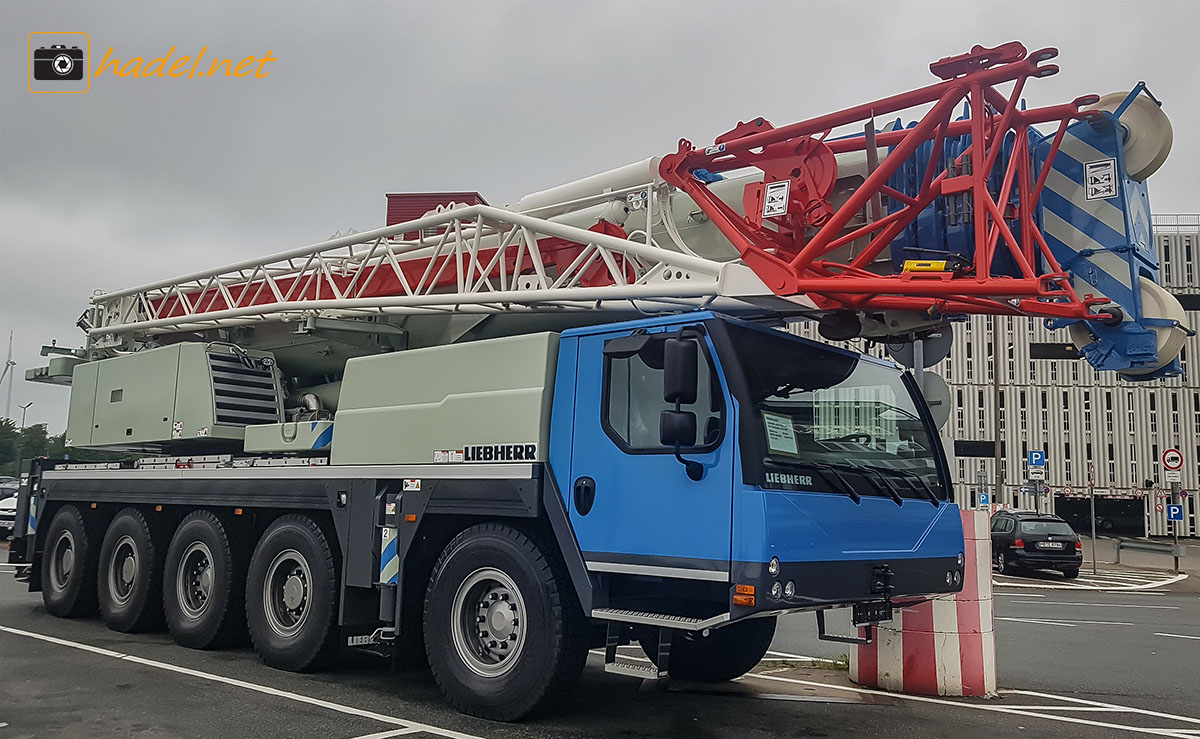 Liebherr LTM 1120 NZ / SN: 092 984 on the way to Yokohama Seaport (Japan)