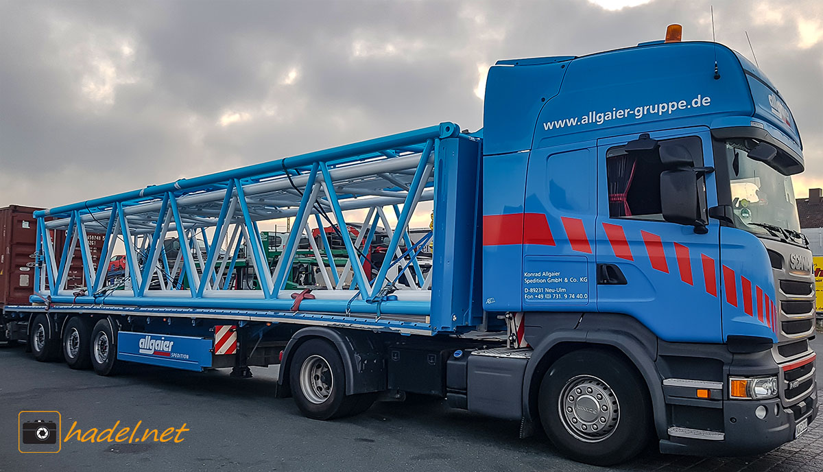 some parts of a Liebherr LTM 11200-9.1 / SN: 073 508 going to Adelaide (Australia)
