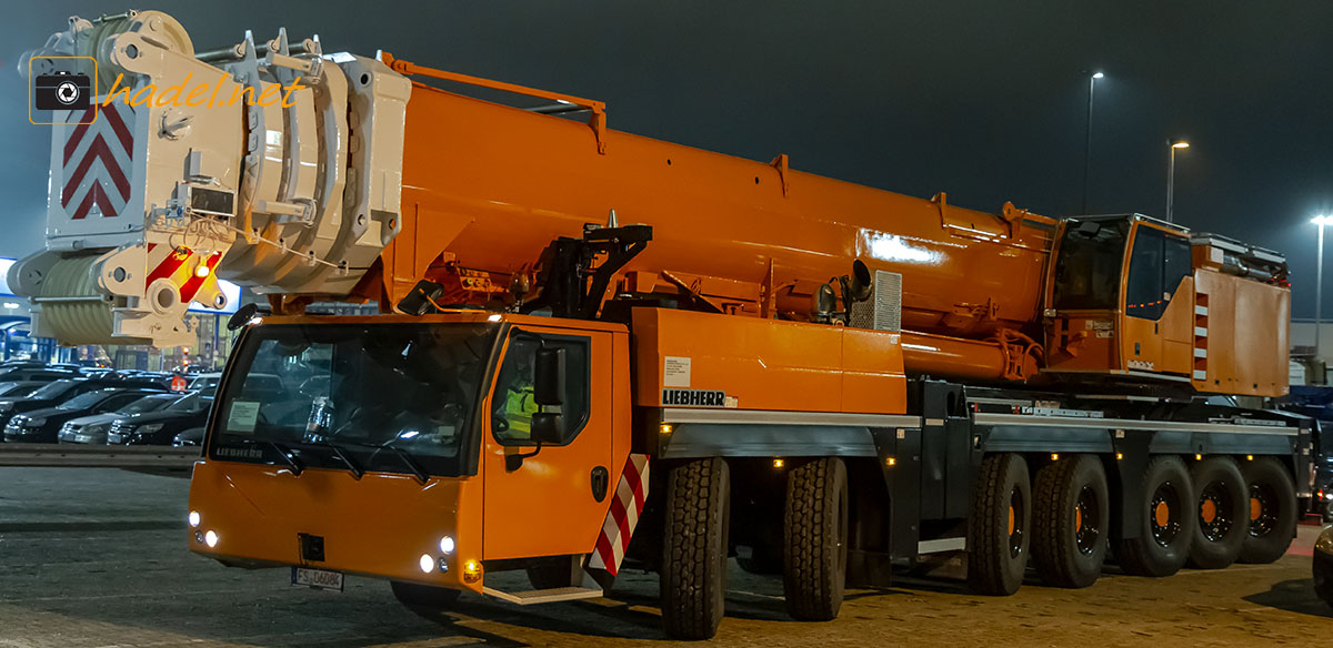 Liebherr LTM 1400-7.1 / SN: 072 393 on the way to Australia via Port Melbourne