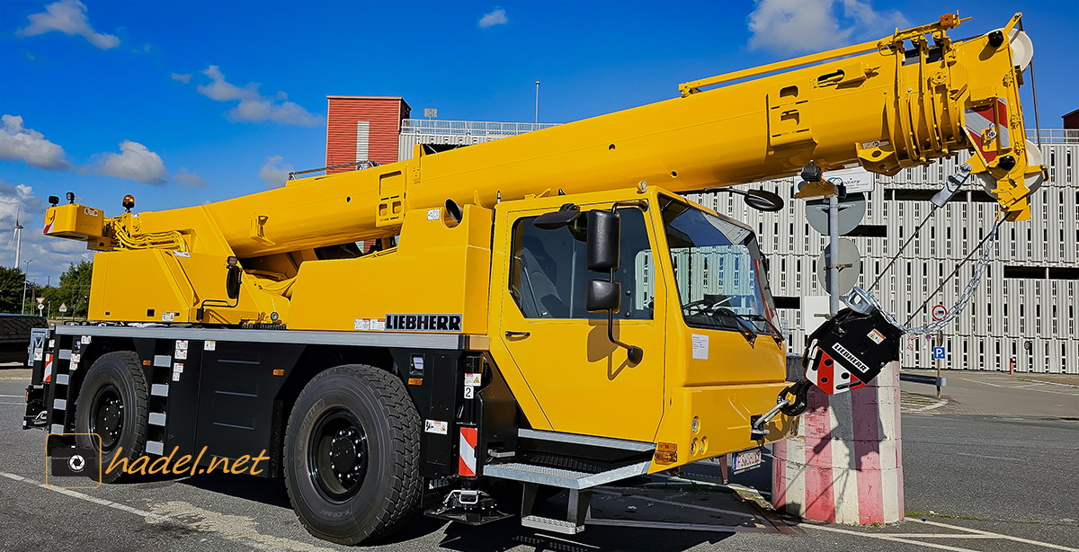 Liebherr LTM 1030-2.1 / SN: 080 754 für Advanced Business Solutions and Services via Laem Chabang