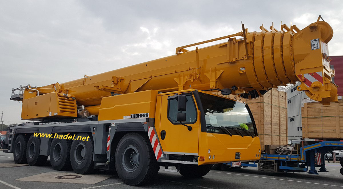 new Liebherr LTM 1220-5.2 / SN: 095 058 on the way to the USA via Galveston>                 				 </div>
			<div class=