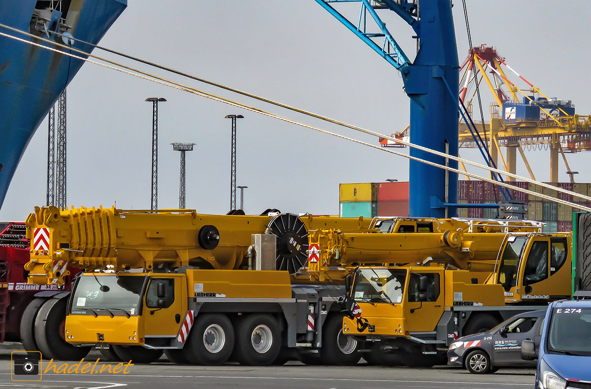 some new Liebherr Cranes at the parking lot in Port Bremerhaven>                 				 </div>
			<div class=