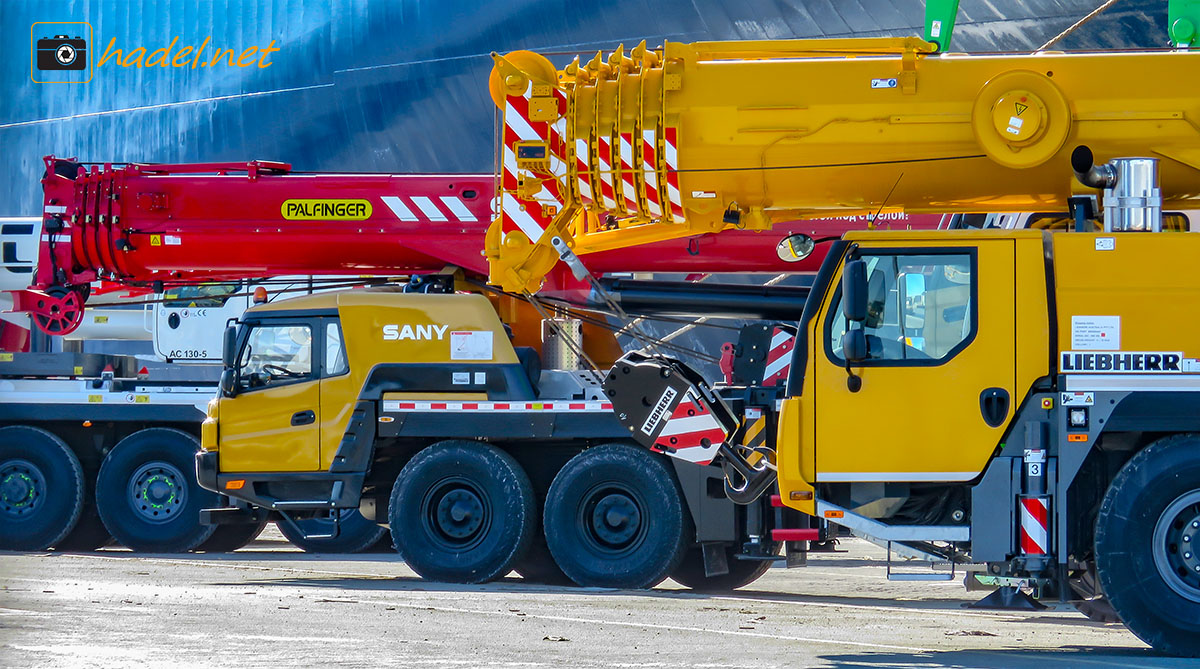 Palfinger / Sany STC 800 in the crane parking lane at Port Bremerhaven>                 				 </div>
			<div class=