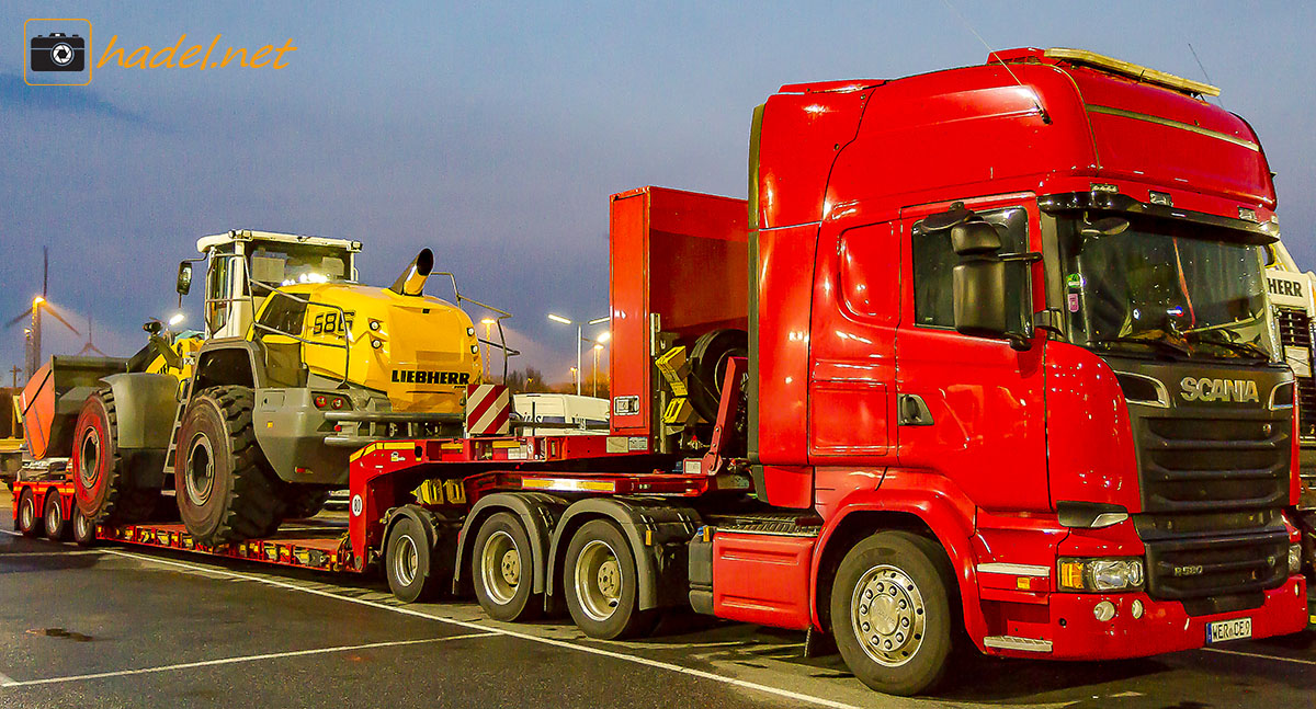 some heavy transport Scania with load at Port Bremerhaven>                 				 </div>
			<div class=