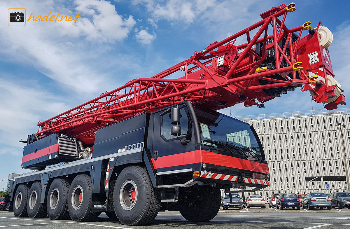 new Liebherr LTM 1130-5.1 / SN: 066 918 on the way to Fremantle (Australia)>                 				 </div>
			<div class=