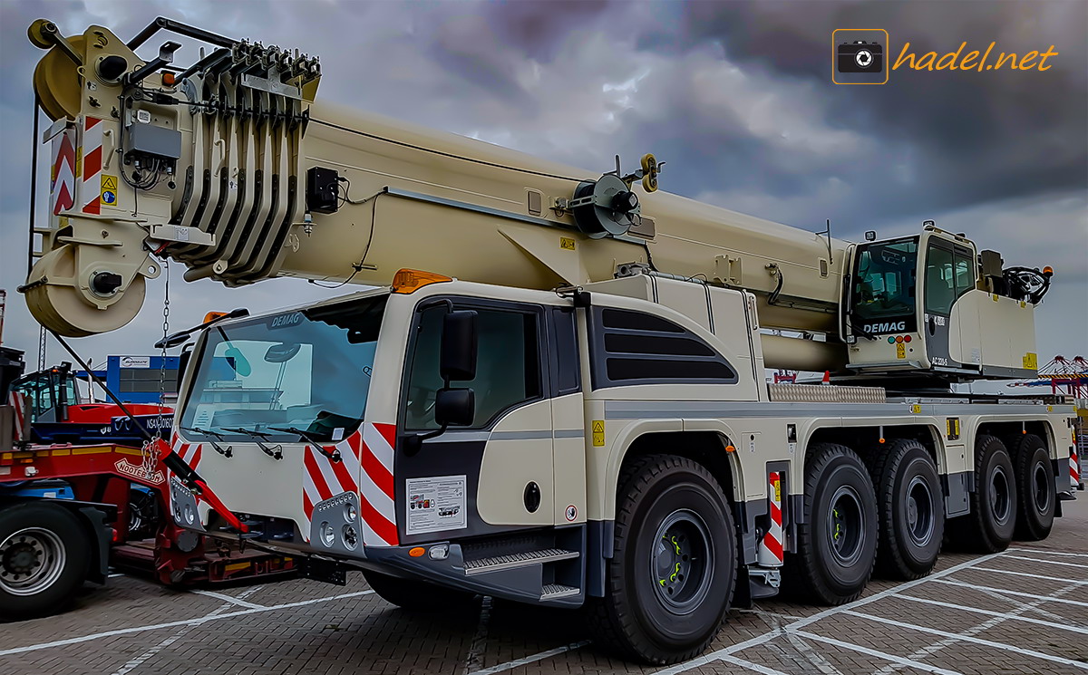 Demag AC 220-5 / SN: 82461 on the way to Australia>                 				 </div>
			<div class=