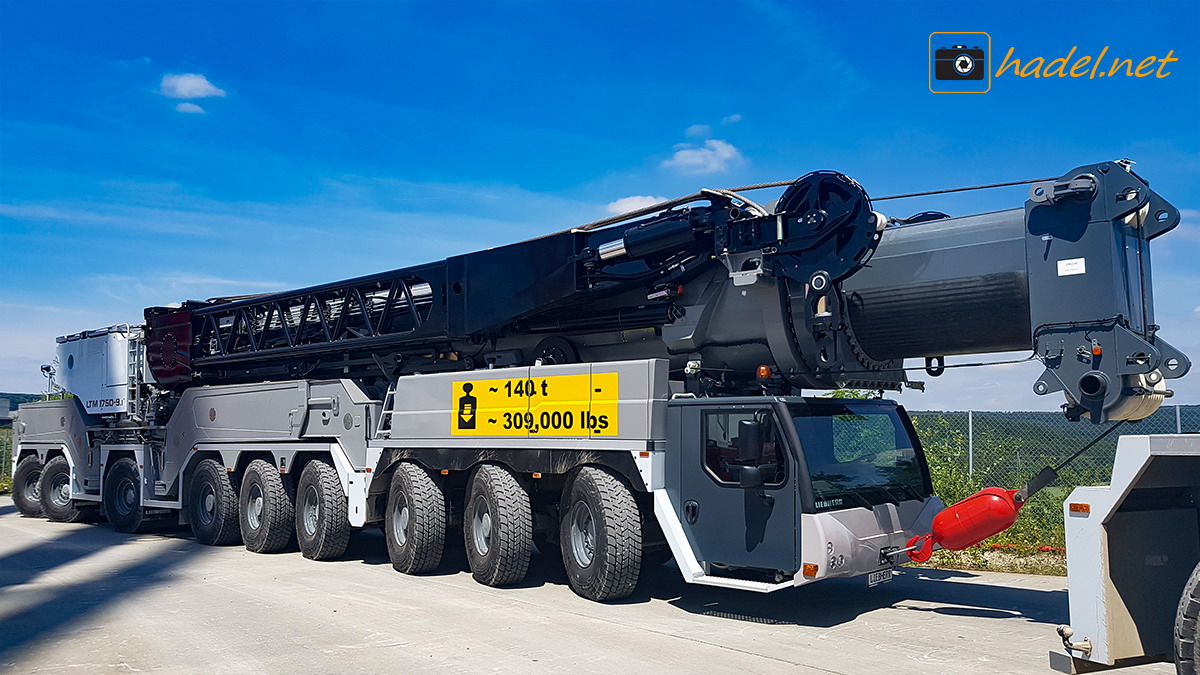 Liebherr LTM 1750-9.1 with "full equipment" - 140 ton crane on 9 axles!>                 				 </div>
			<div class=