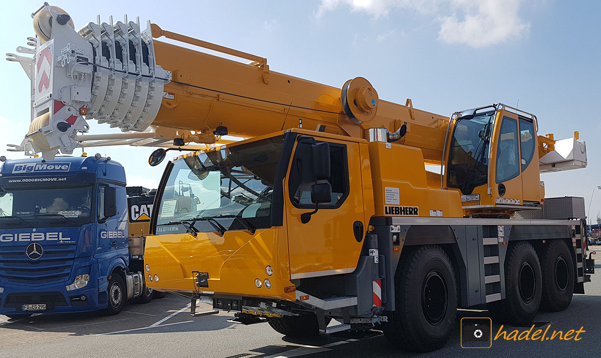 Liebherr LTM 1060-3.1 / SN: 058 389 on the way to Port Melbourne (Australia)>                 				 </div>
			<div class=