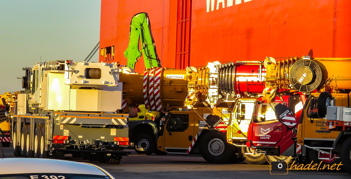 the parking lot for cranes in Port Bremerhaven>                 				 </div>
			<div class=