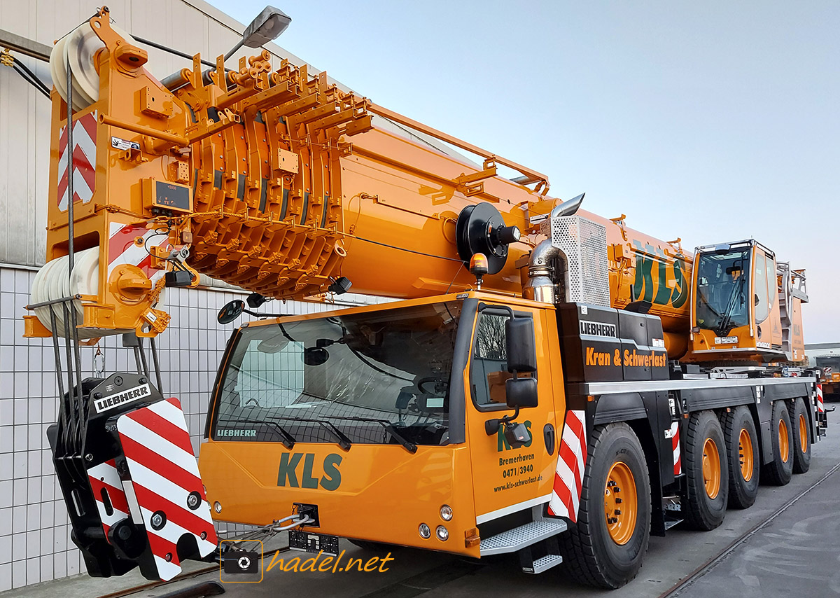 Liebherr LTM 1230-5.1 / SN: 094 153 from KLS (when it was brand new)>                 				 </div>
			<div class=