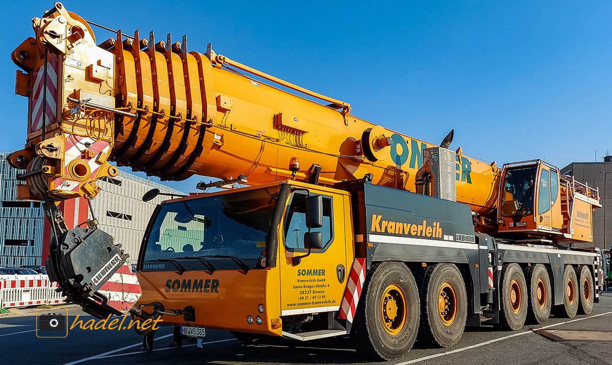 Liebherr LTM 1300-6.2 / SN: 071 620 from Sommer>                 				 </div>
			<div class=