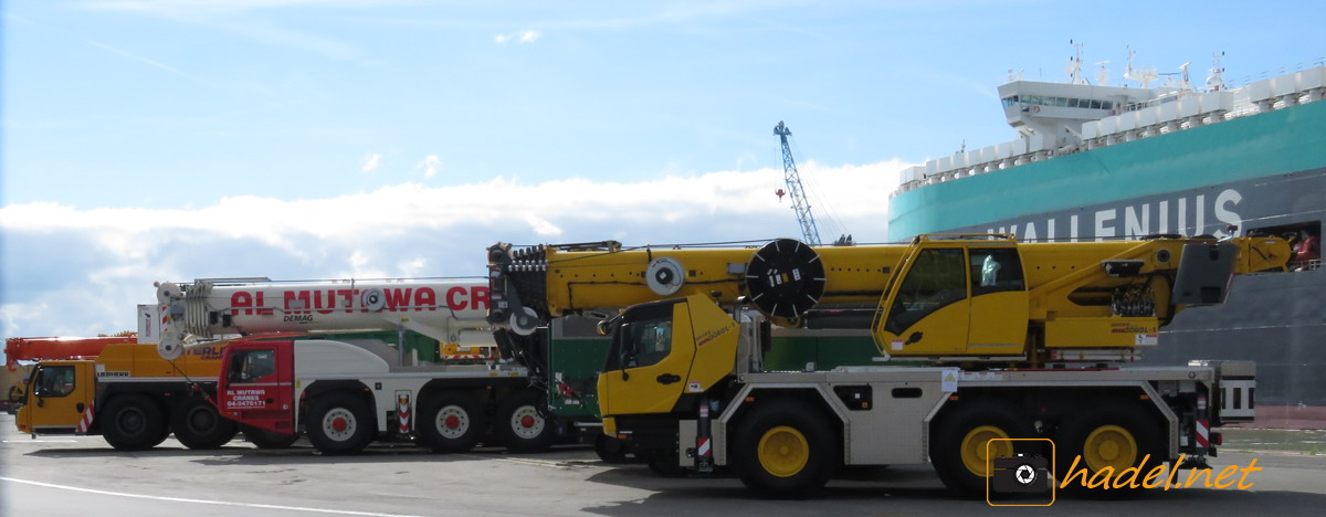 some cranes waiting in Port Bremerhaven for the vessels>                 				 </div>
			<div class=