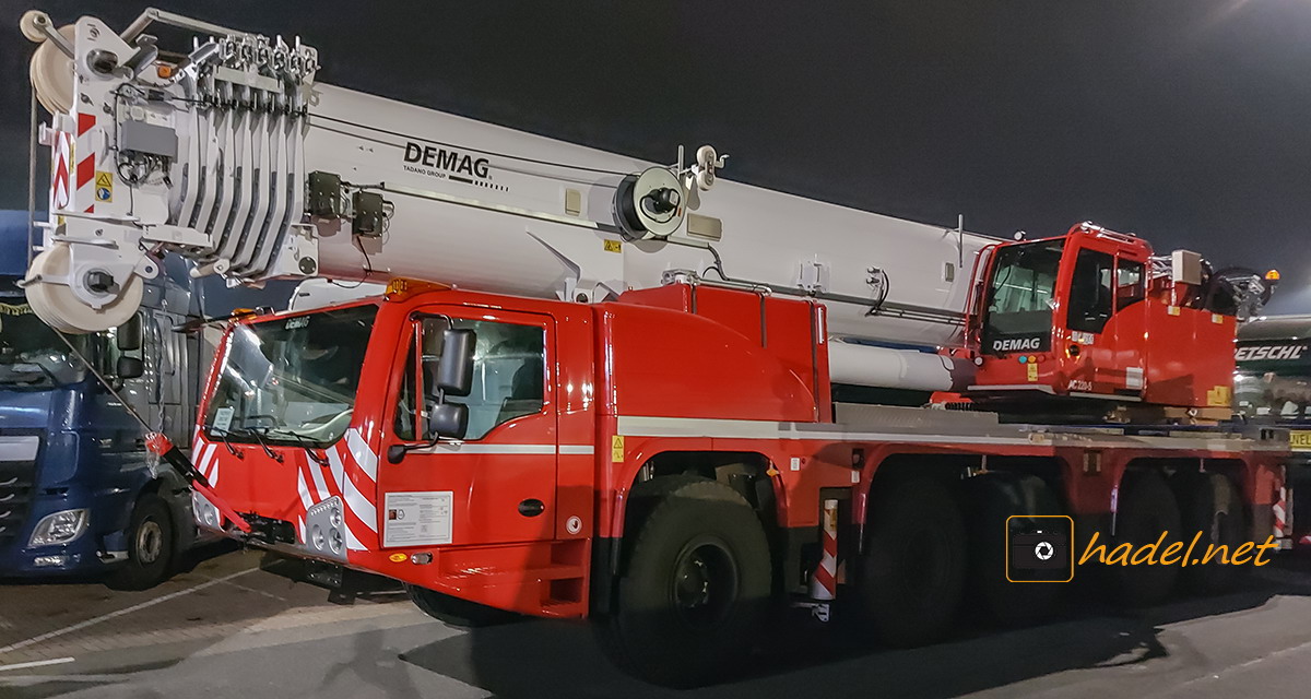 Demag AC 220-5 / SN: 82657 on the way to Port Fremantle (Australia)>                 				 </div>
			<div class=