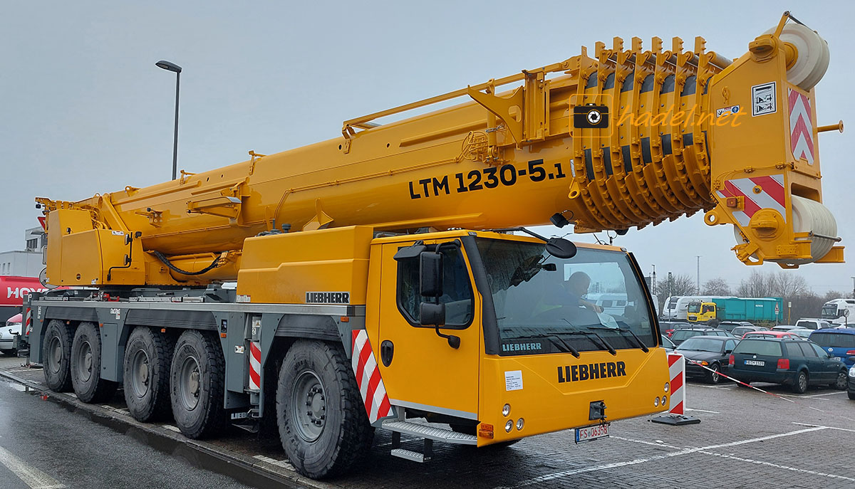 Liebherr LTM 1230-5.1 / SN: 094 404>                 				 </div>
			<div class=