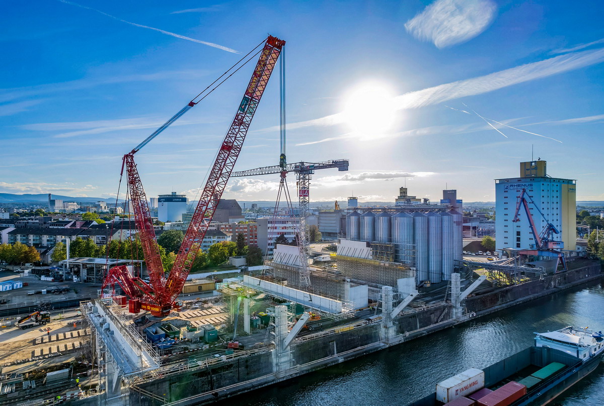 Vier Liebherr-Krane von Emil Egger bauen trimodales Umschlag-Terminal in Basel>                 				 </div>
			<div class=