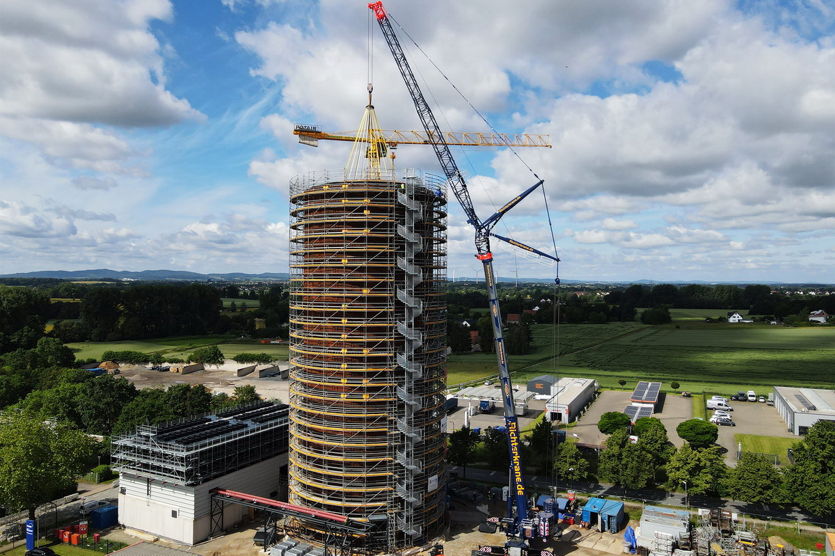 Richter verstärkt Liebherr-Flotte mit zweitem LTM 1450-8.1>                 				 </div>
			<div class=