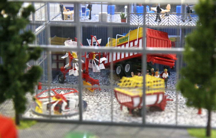 (c) www.hadel.net