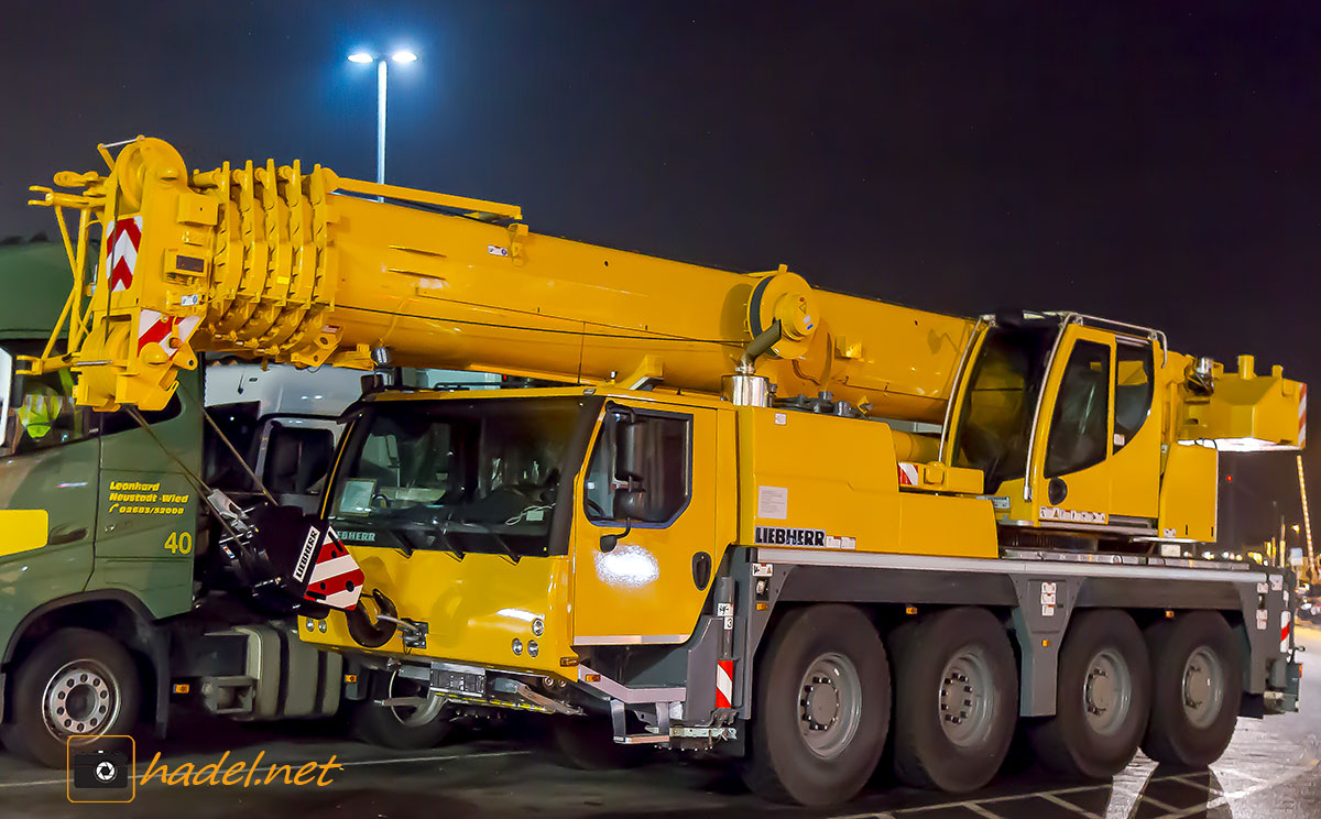 new Liebherr LTM 1070-4.2 / SN: 060 689 on the way to Cuba