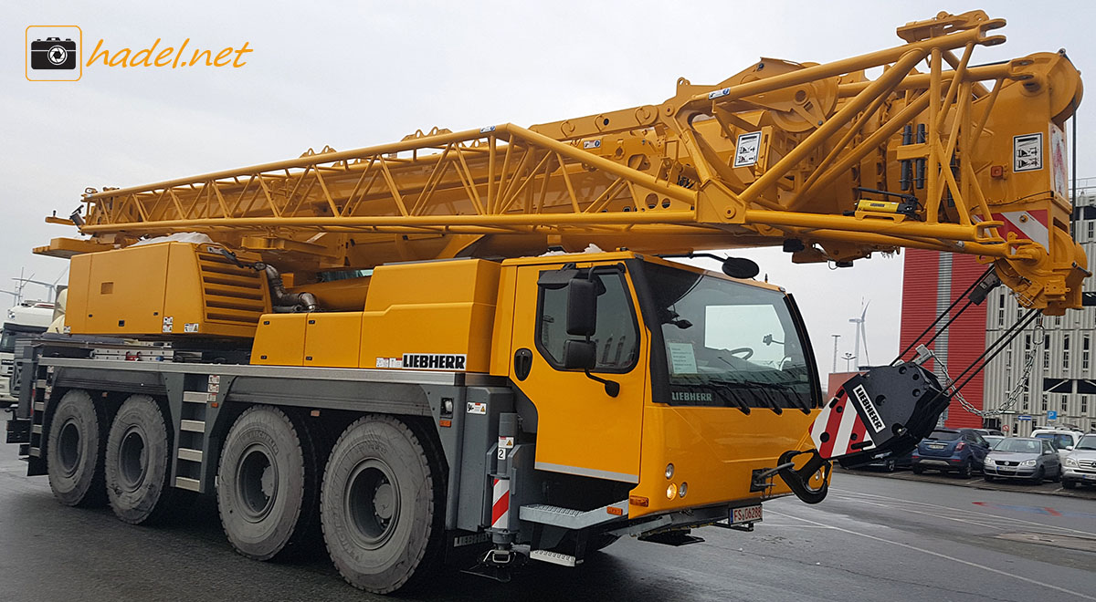 new Liebherr LTM 1090-4.1 / SN: 090 384 for Australia via Port Brisbane