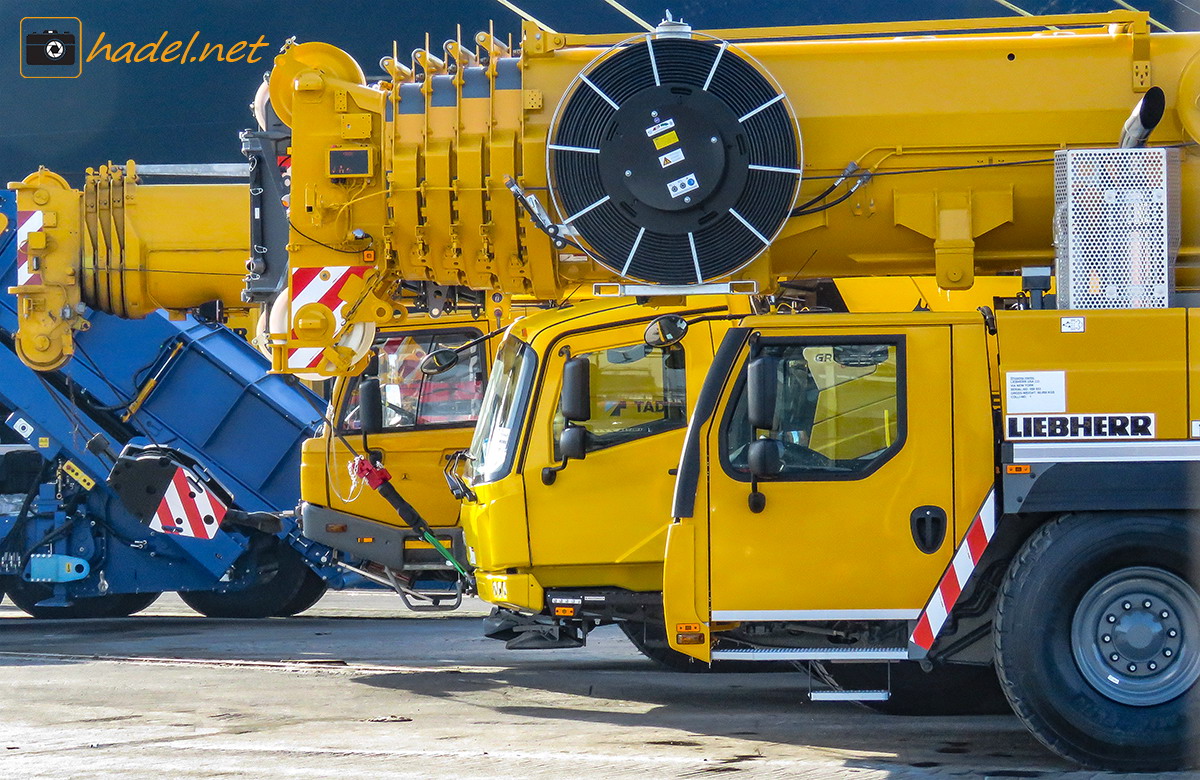 Liebherr LTM 1250-5.1 / SN: 088 653 on the way to New York (USA)