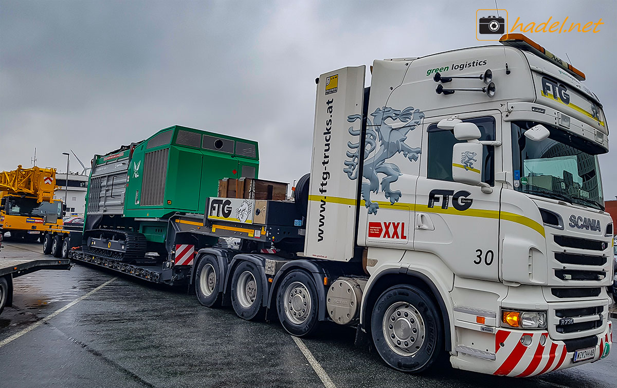 Scania R730 from FTG (Austria) delivering a new Komptech machine at Port Bremerhaven