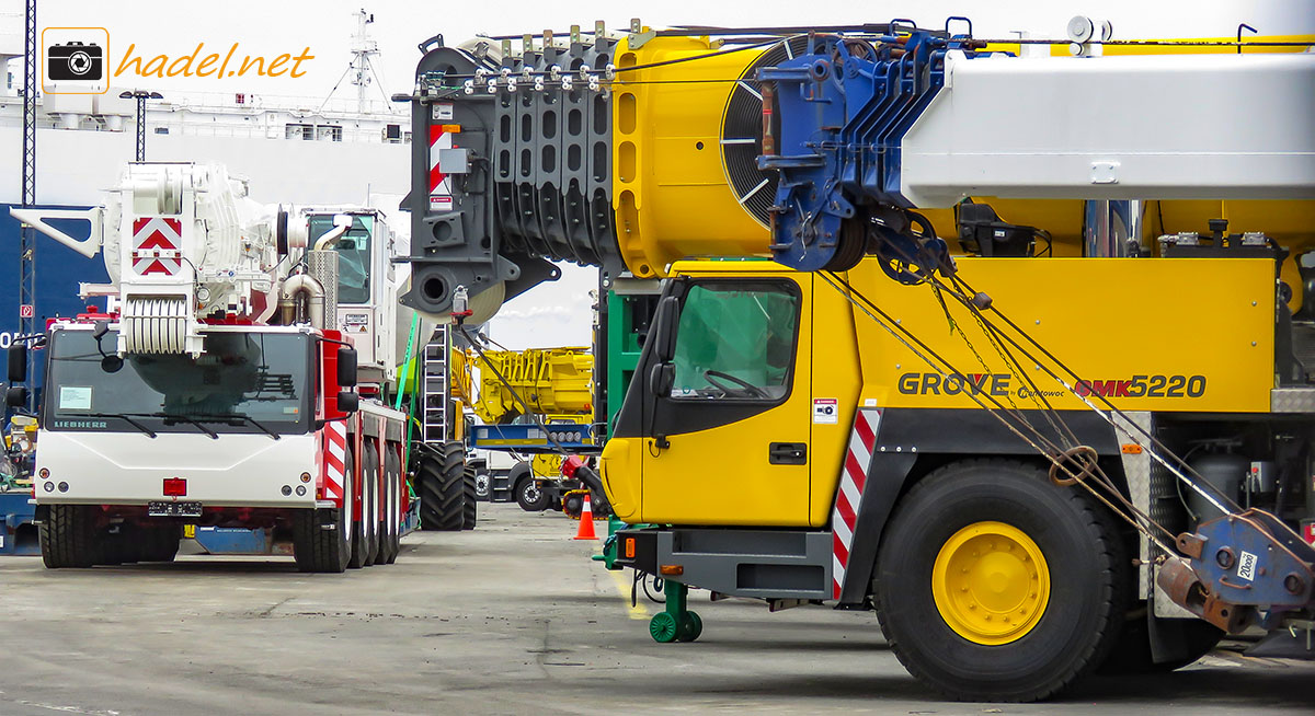 new Liebherr LTM 1220-5.2 / SN: 095 063 on the way to the USA via Galveston