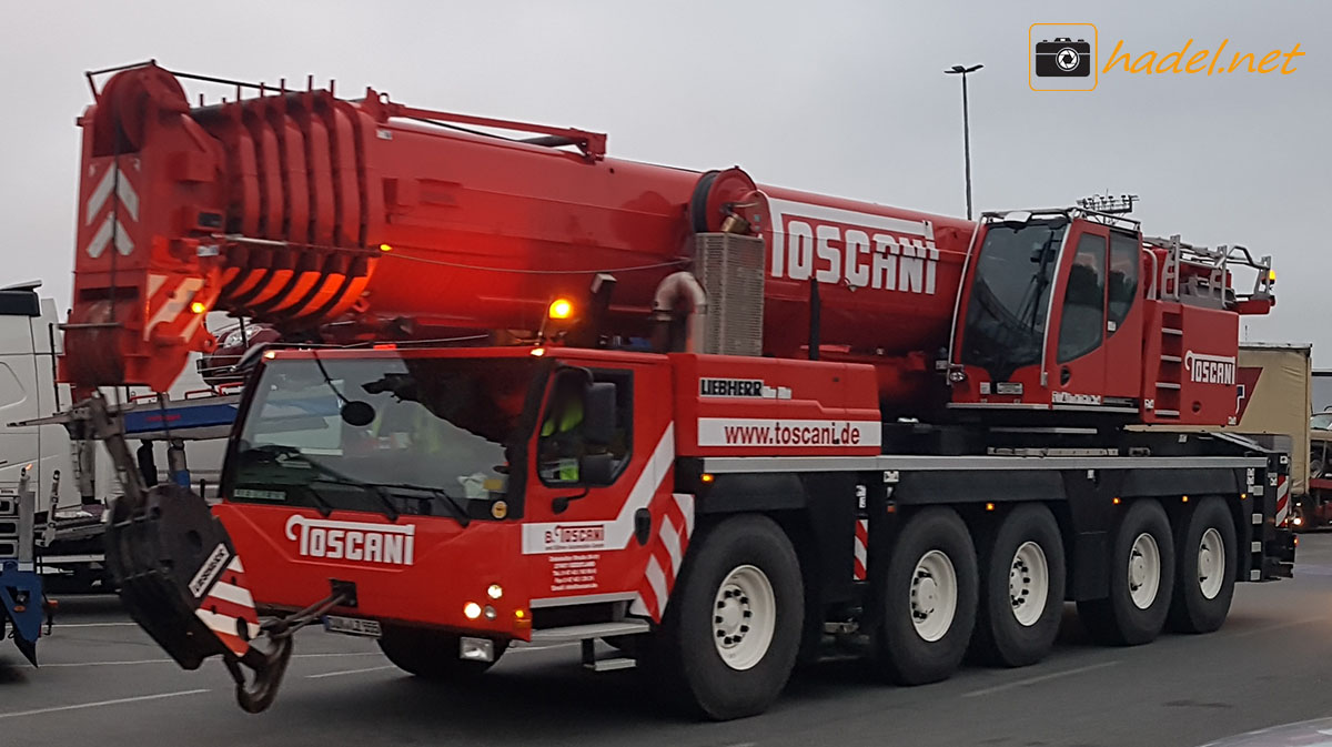 Liebherr LTM 1200-5.1 / SN: 093 818 (YoM: 2016) from Toscani going to work at Port Bremerhaven