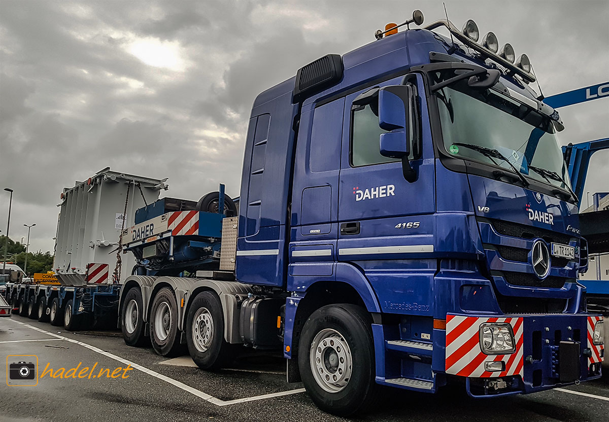 Mercedes-Benz Actros 4165 SLT from Daher brings a little transformator to Port Bremerhaven