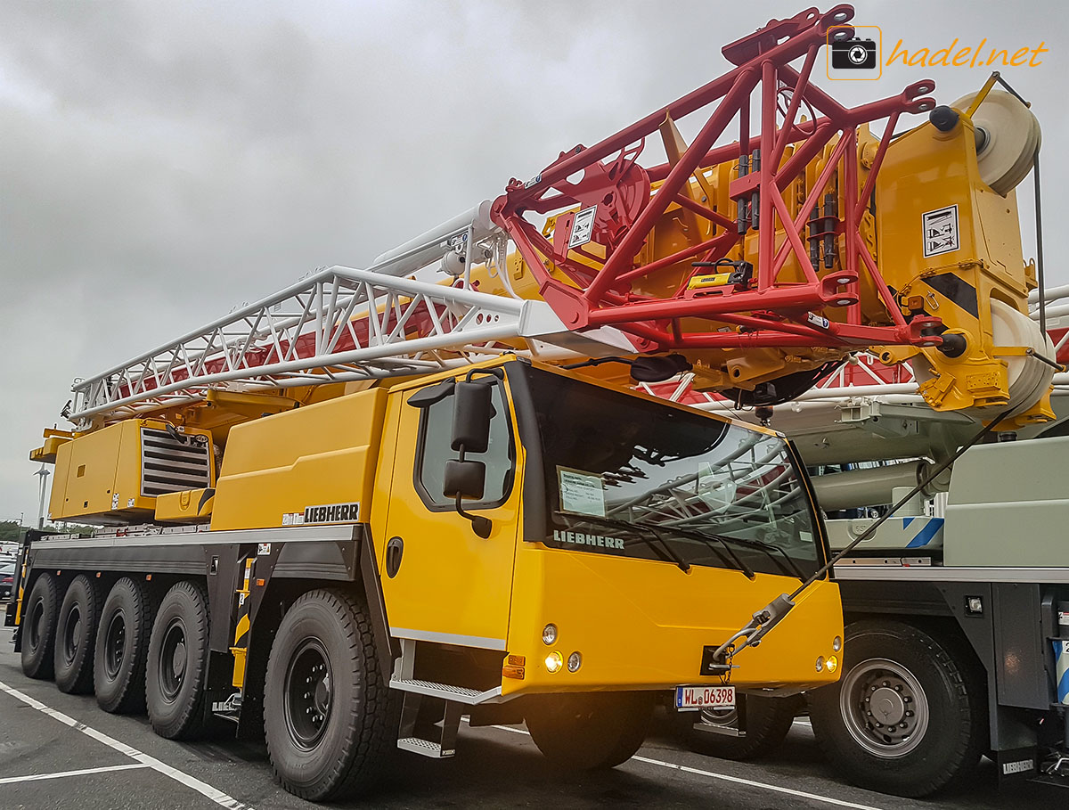 Liebherr LTM 1120 NZ / SN: 092 985 on the way to Yokohama Seaport (Japan)