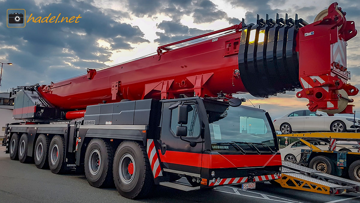 Liebherr LTM 1300-6.2 / SN: 071 770 for Mammoet USA South