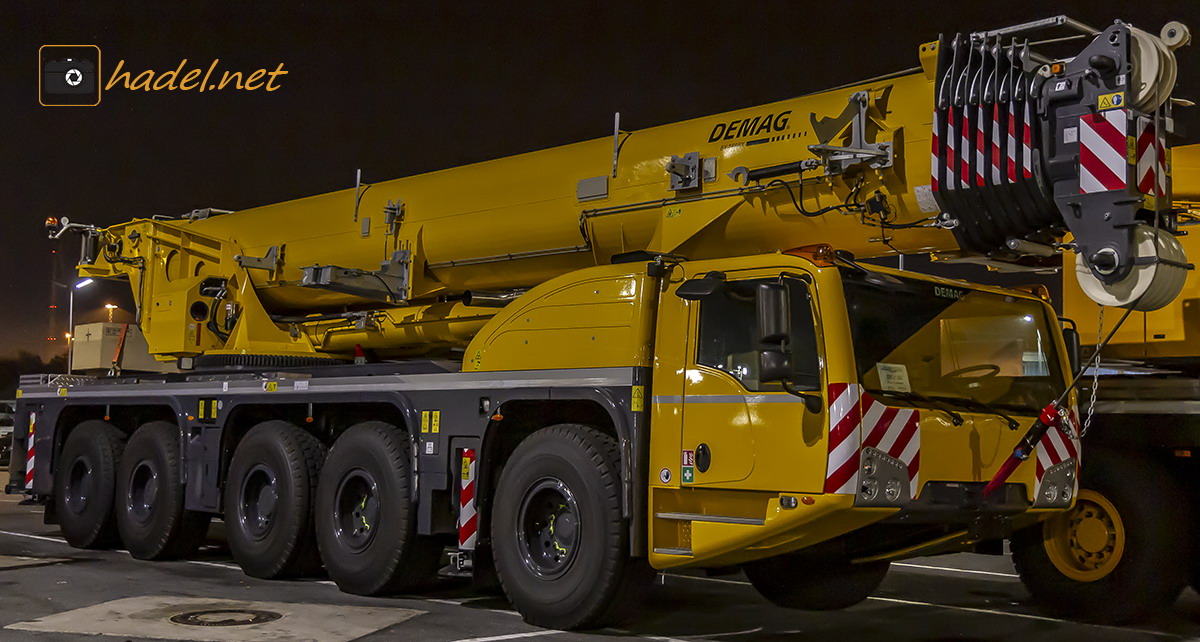 Demag AC 220-5 / SN: 82488 on the way to Australia (Fremantle)