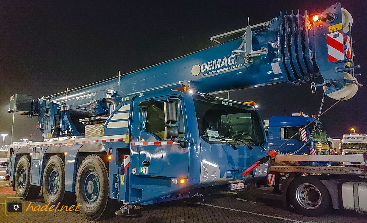 Demag AC 60-3 / SN: 54325 on the way to Chile