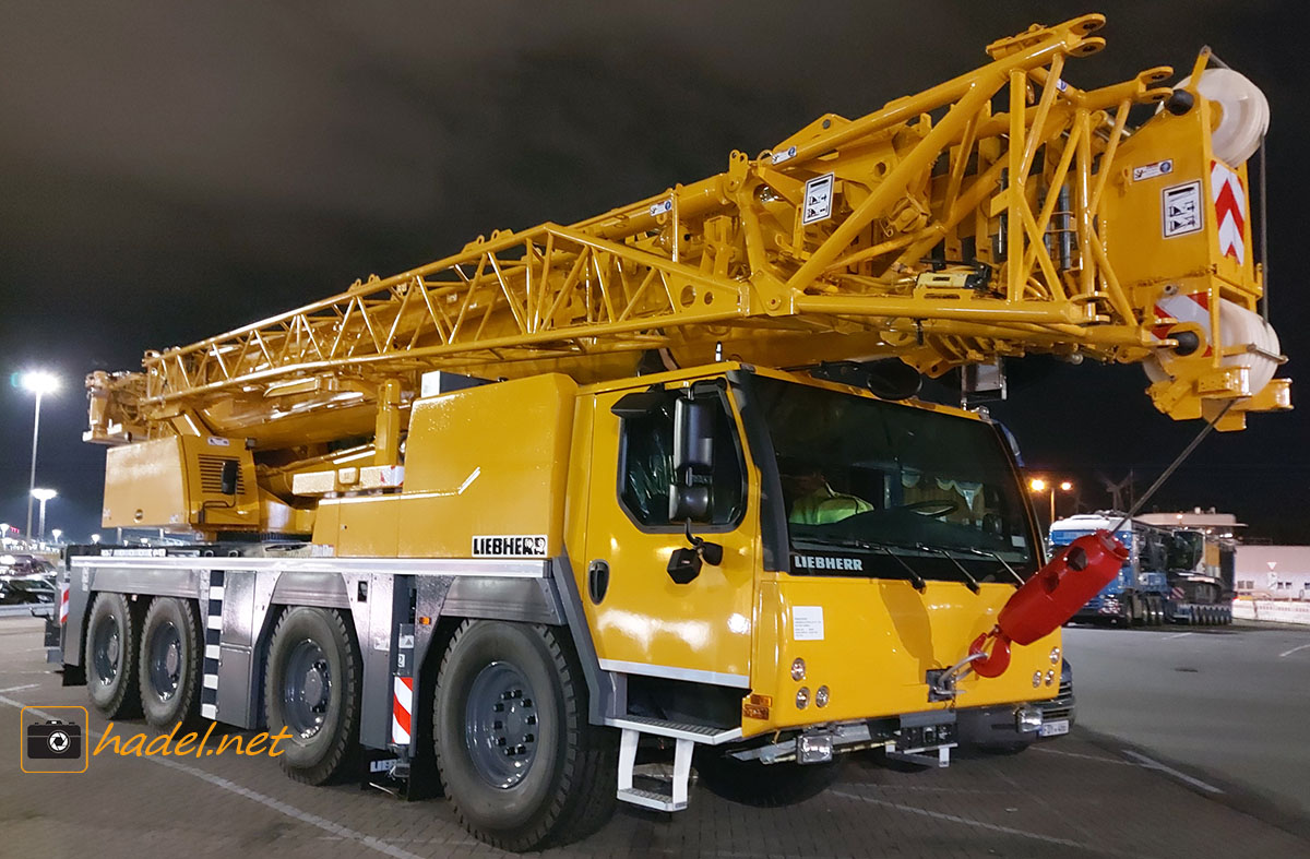 Liebherr LTM 1090-4.2 / SN: 089 564 for Australia