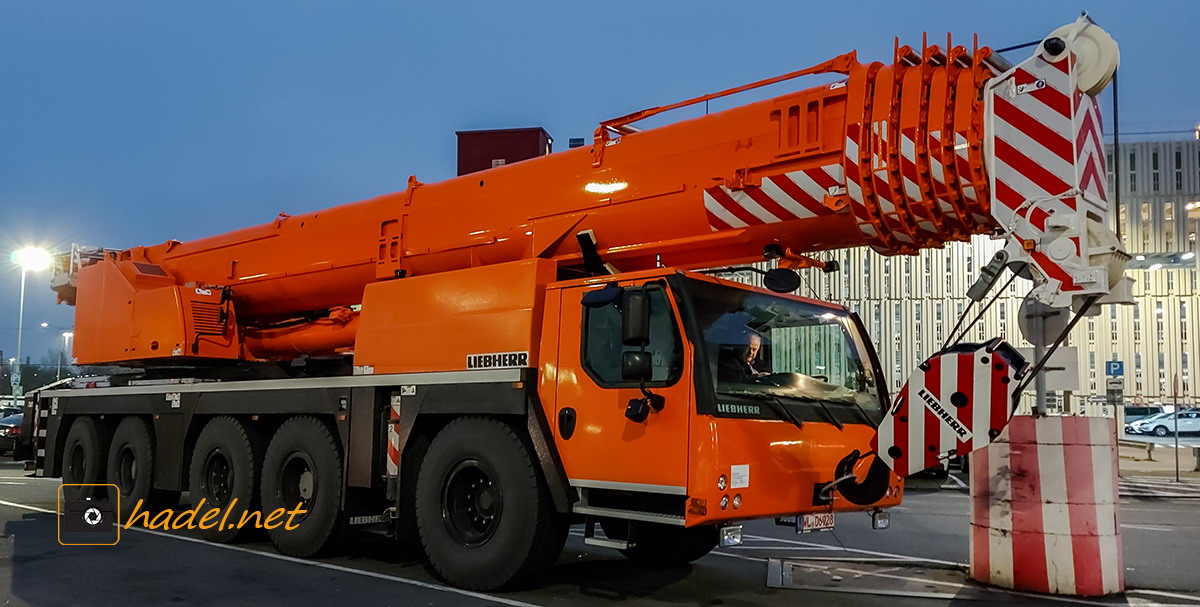 Liebherr LTM 1160-5.2 / SN: 069 020 mit Zielhafen Port Freemantle (Australien)