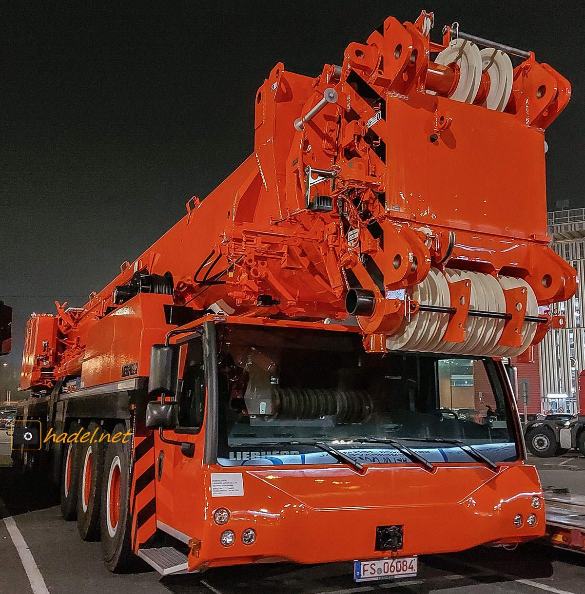 Liebherr LTM 1700 NX / SN: 046 821 on the way to Japan