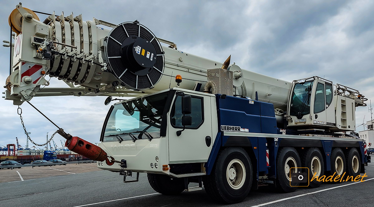 Liebherr LTM 1130-5.1 / SN: 066 698 (YoM: 2016) ex-Wasel on the way to Turkey