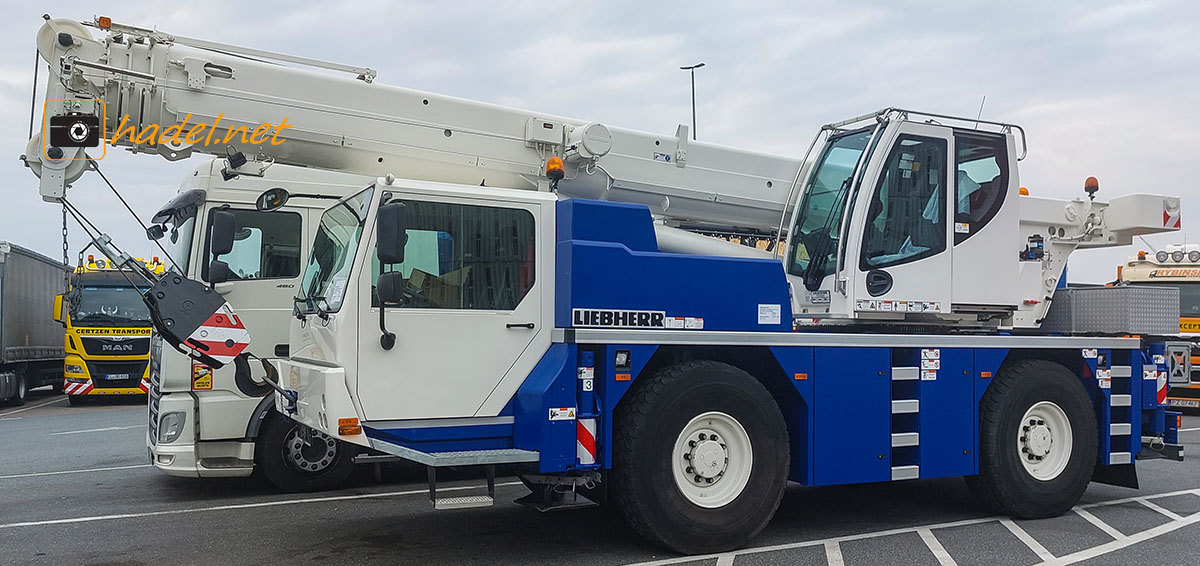 Liebherr LTM 1030-2.1 / SN: 080 480 (YoM: 2018) auf dem Weg nach Melbourne (Australien)