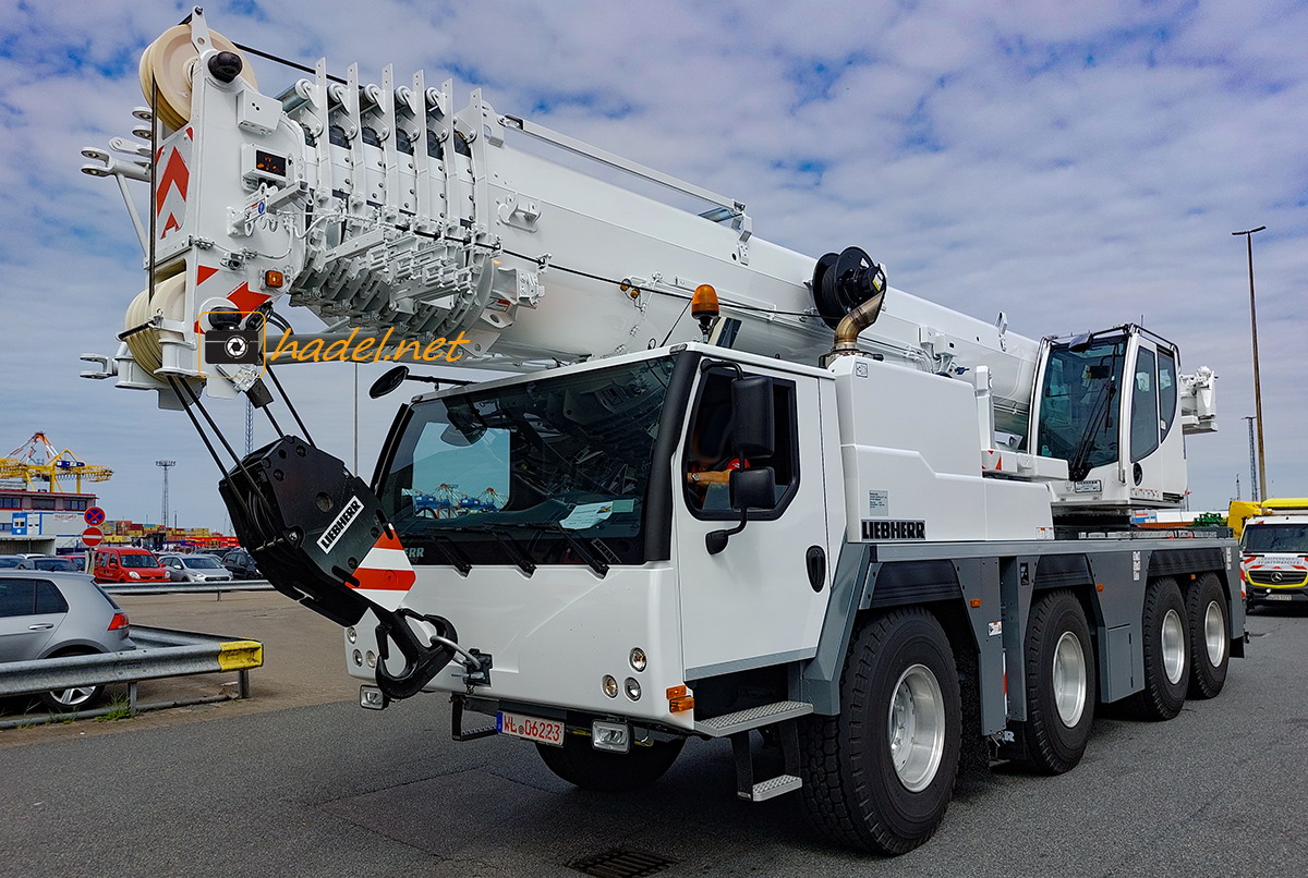 Liebherr LTM 1090-4.2 / SN: 087 507 mit Zielhafen Port Brisbane (Australien)