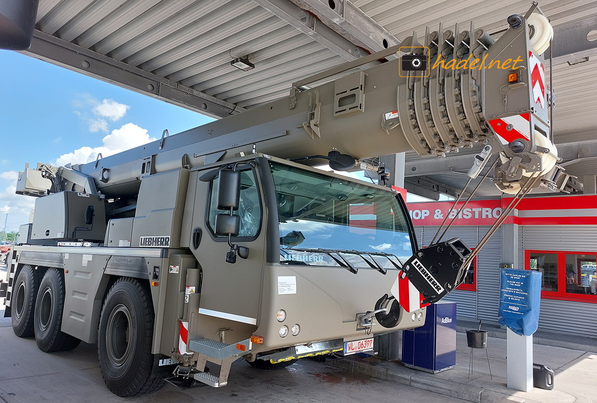 Liebherr LTM 1060-3.1 / SN: 058 996 mit Zielhafen Melbourne (Australien)