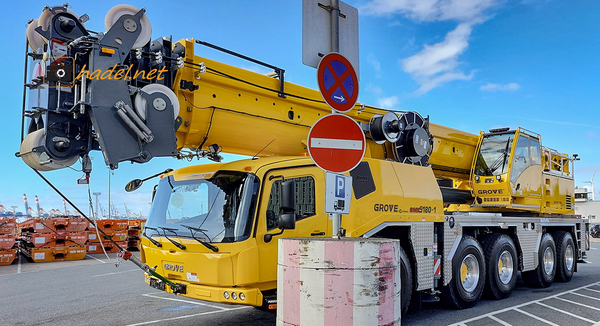 Grove GMK 5180-1 / SN: 51808505 (YoM: 2023) vor der Verschiffung in Bremerhaven