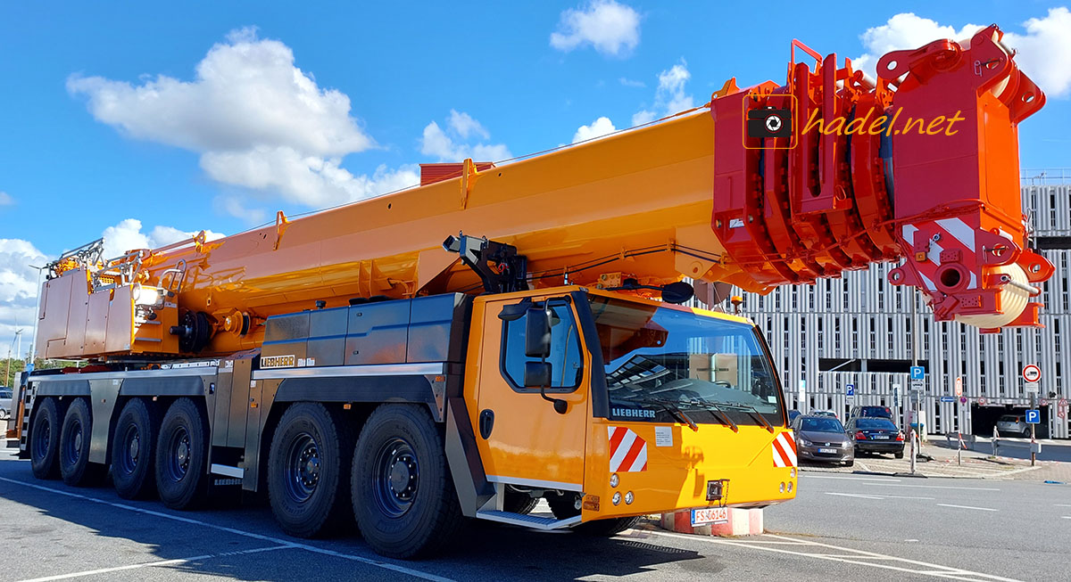Liebherr LTM 1400 NX / SN: 072 481 auf dem Weg nach Japan