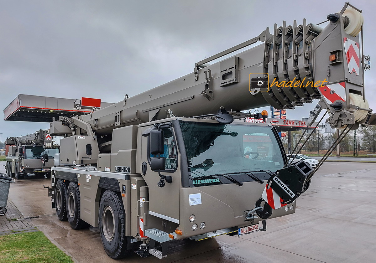 2 neue Liebherr LTM 1060-3.1 / SN: 082 060 &  082 062 auf dem Weg nach Australien via Port Kembla