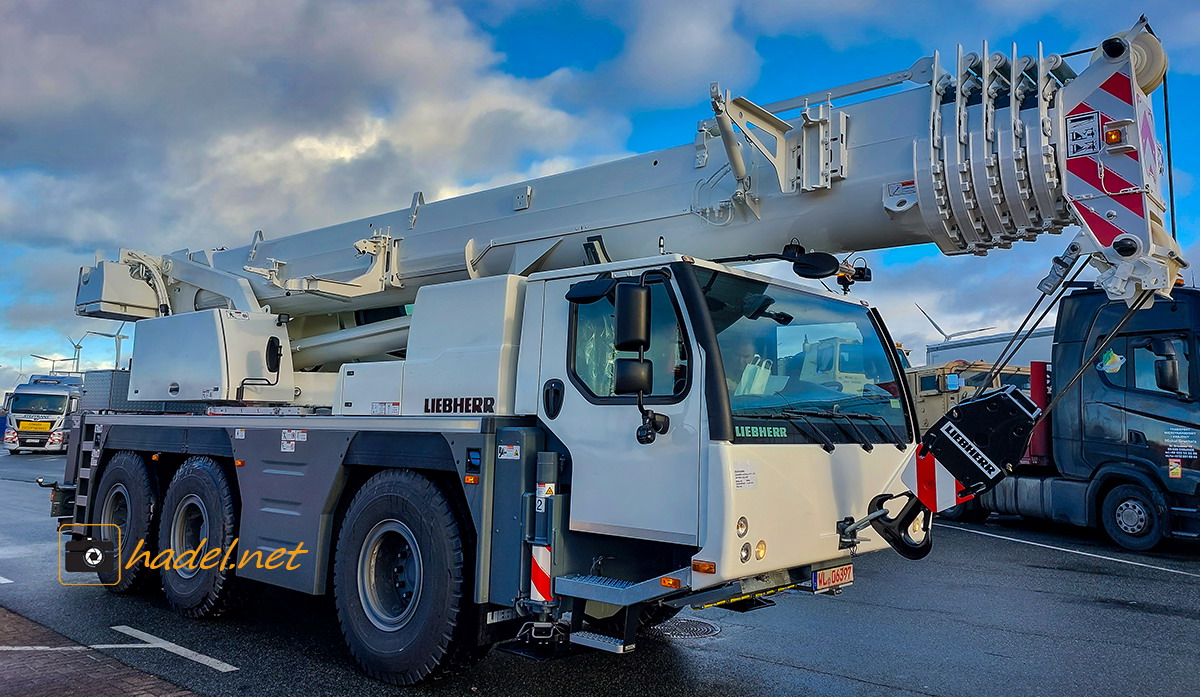 Liebherr LTM 1060-3.1 / SN: 082 083 auf dem Weg nach Australien via Port Adelaide