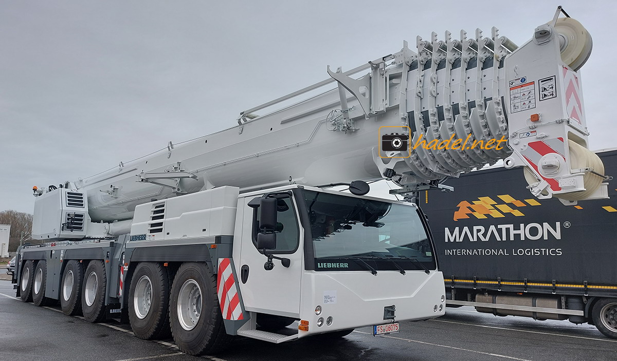Liebherr LTM 1300-6.3 / SN: 081 076 mit Zielhafen Fremantle (Australien)