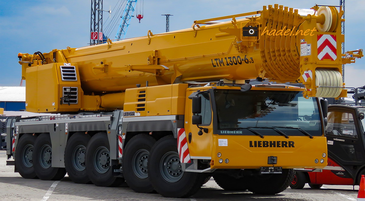 Liebherr LTM 1300-6.3 / SN: 081 091 auf dem Weg nach Korea via Pyeongtaek Seaport