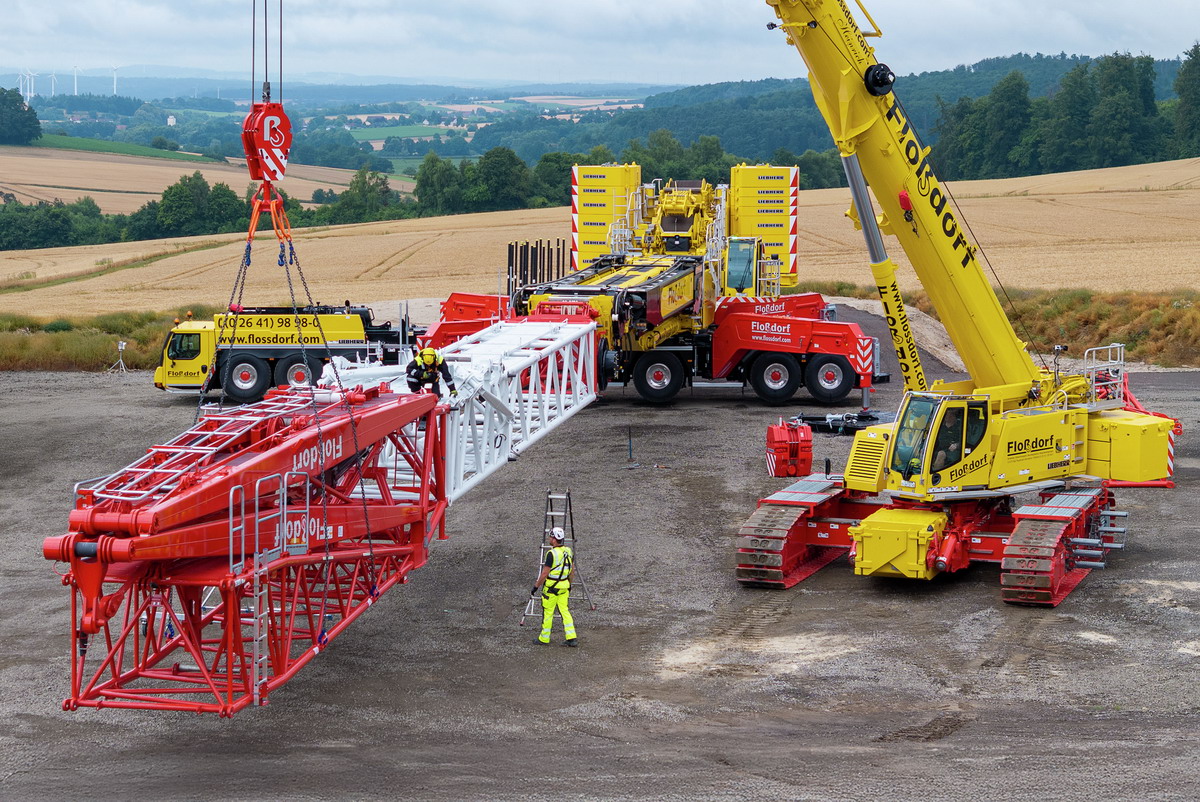 Floßdorf erweitert mit Kran-Duo von Liebherr